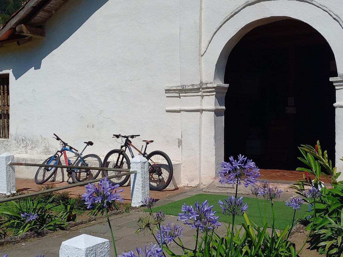 Montana Linda Hostel Orosí Eksteriør billede