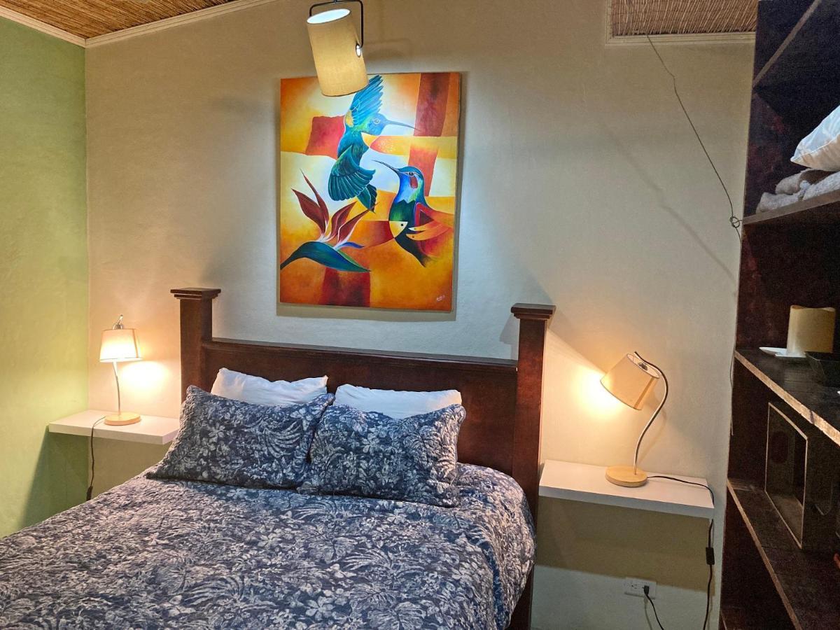 Montana Linda Hostel Orosí Eksteriør billede