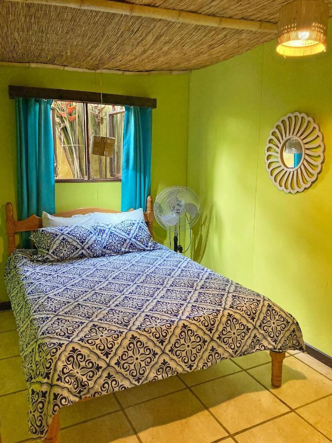 Montana Linda Hostel Orosí Eksteriør billede
